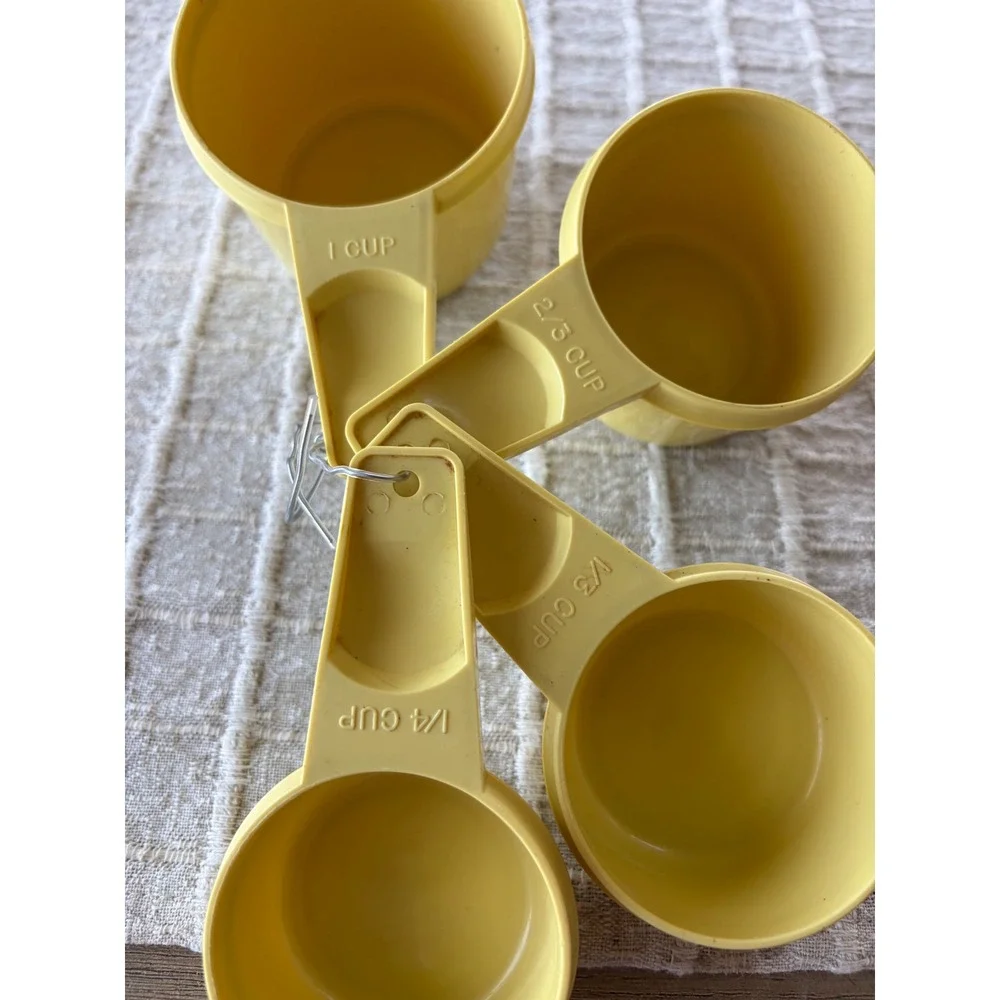 Tupperware set vintage